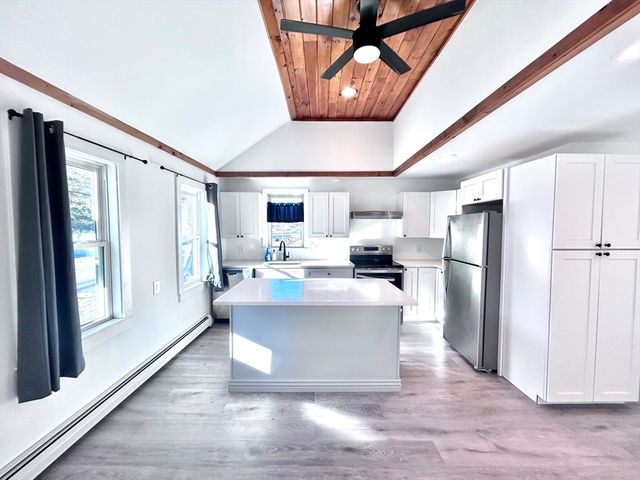 127 Beach Rd, Salisbury, MA 01952