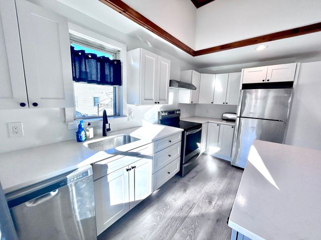 127 Beach Rd, Salisbury, MA 01952