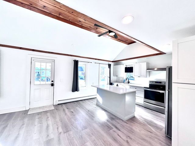 127 Beach Rd, Salisbury, MA 01952