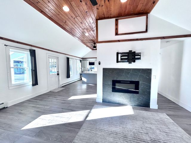 127 Beach Rd, Salisbury, MA 01952