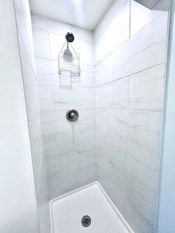 127 Beach Rd, Salisbury, MA 01952