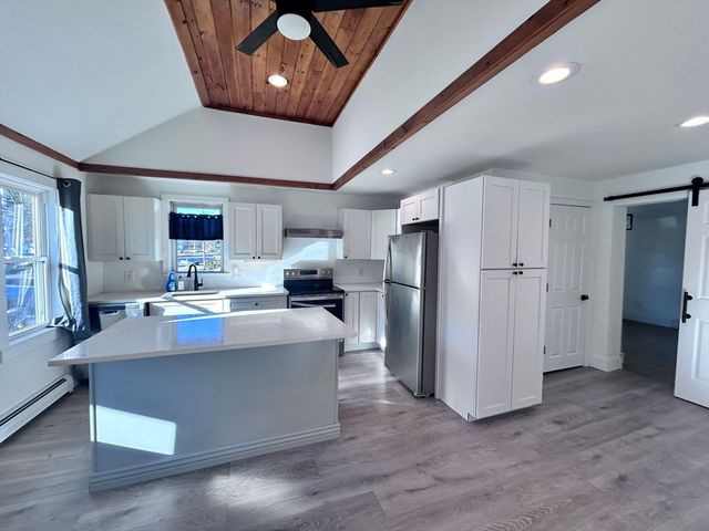 127 Beach Rd, Salisbury, MA 01952