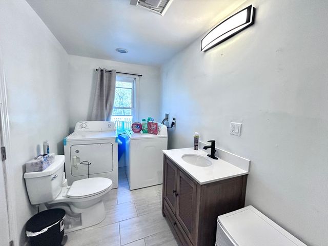 127 Beach Rd, Salisbury, MA 01952