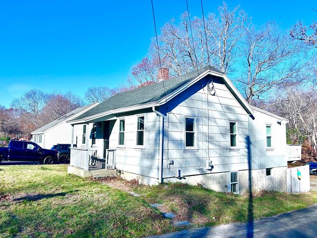 127 Beach Rd, Salisbury, MA 01952