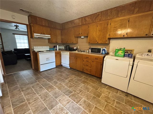 4802 Rainbow Circle, Killeen, TX 76543