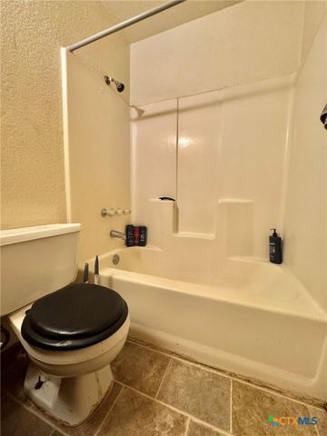 4802 Rainbow Circle, Killeen, TX 76543