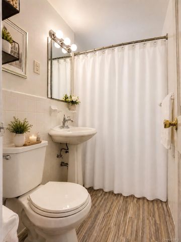 9905 63rd Drive 9C, Rego Park, NY 11374