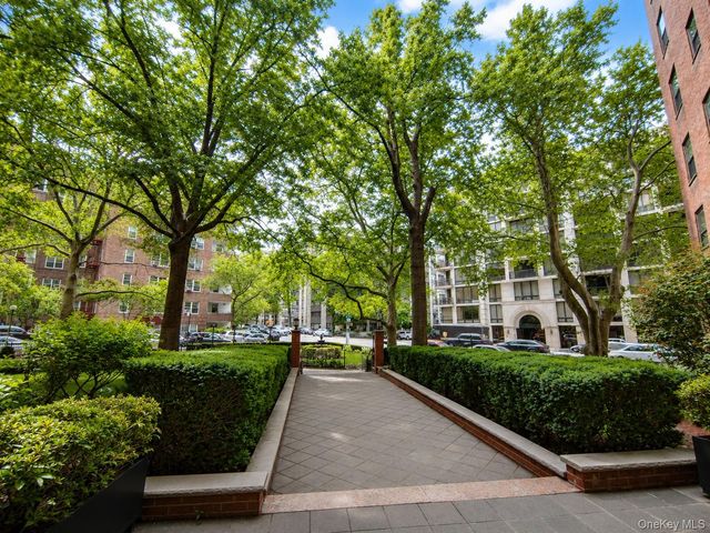 9905 63rd Drive 9C, Rego Park, NY 11374