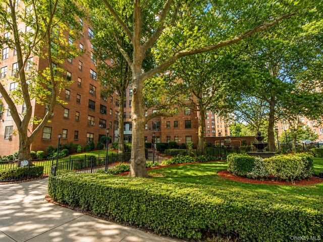 9905 63rd Drive 9C, Rego Park, NY 11374