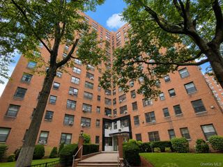 9905 63rd Drive 9C, Rego Park, NY 11374