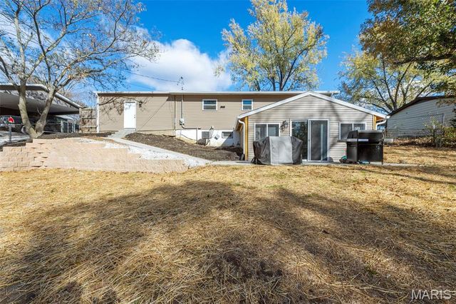 308 Crosby Dr, Gray Summit, MO 63039