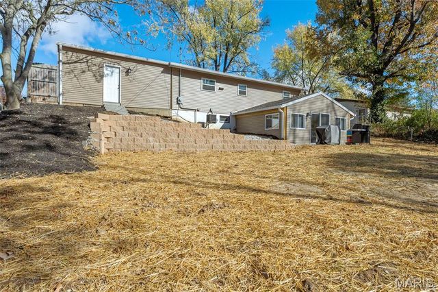 308 Crosby Dr, Gray Summit, MO 63039