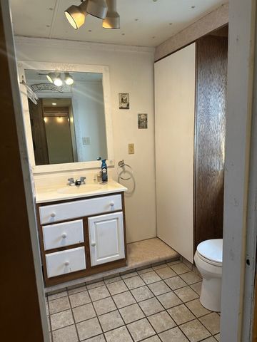 15507 36th Avenue, East Moline, IL 61244