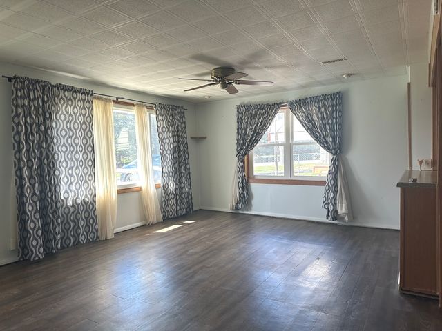 15507 36th Avenue, East Moline, IL 61244
