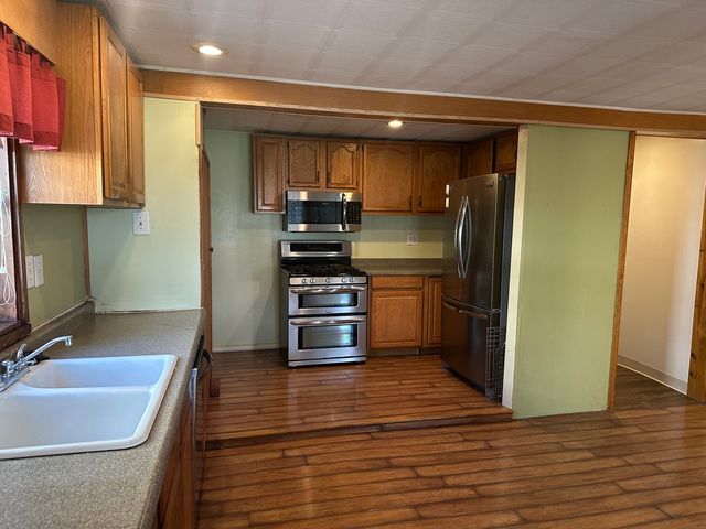 15507 36th Avenue, East Moline, IL 61244