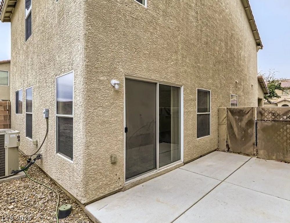 Image 11 of property listing at 11940 White Lilly Street, Las Vegas, NV 89183
