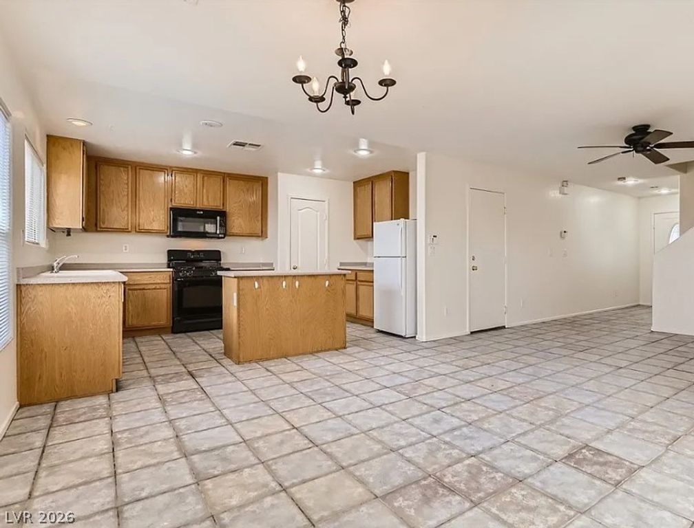 Image 3 of property listing at 11940 White Lilly Street, Las Vegas, NV 89183