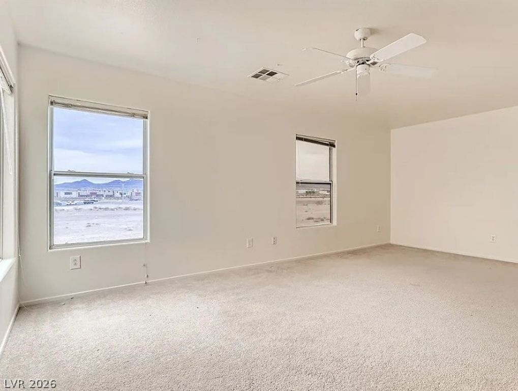 Image 6 of property listing at 11940 White Lilly Street, Las Vegas, NV 89183