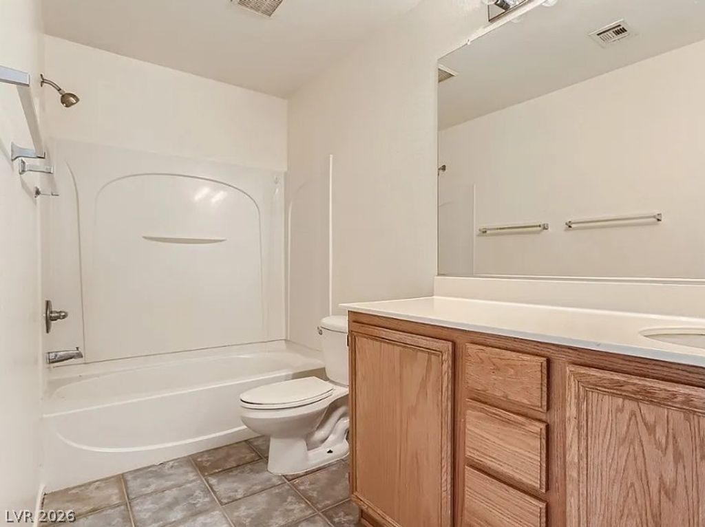 Image 7 of property listing at 11940 White Lilly Street, Las Vegas, NV 89183