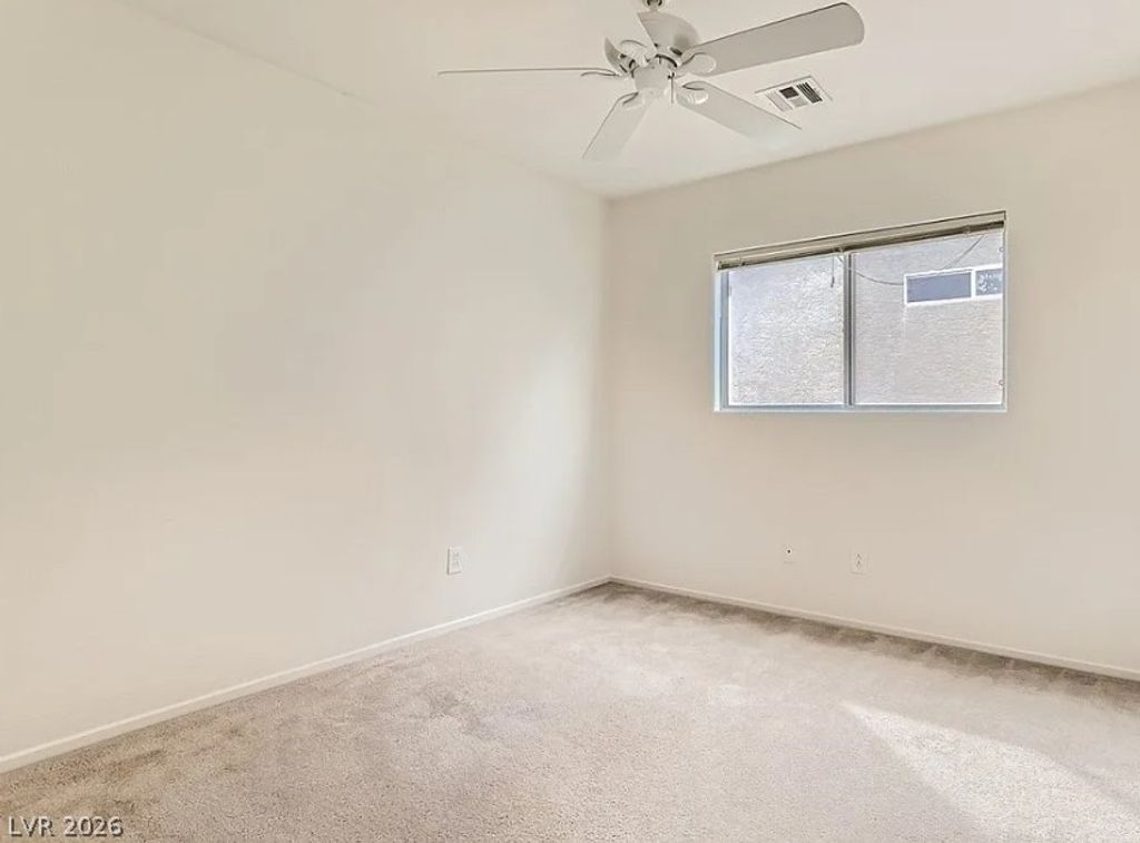 Image 8 of property listing at 11940 White Lilly Street, Las Vegas, NV 89183