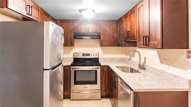 4880 LAKE RIDGE ROAD 7, Orlando, FL 32808