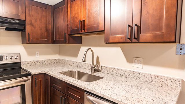 4880 LAKE RIDGE ROAD 7, Orlando, FL 32808