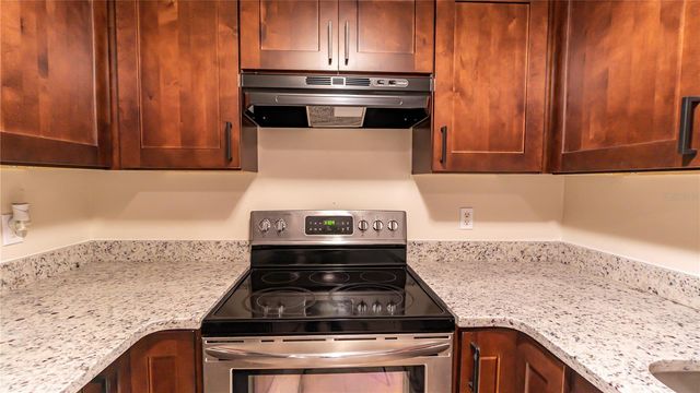 4880 LAKE RIDGE ROAD 7, Orlando, FL 32808