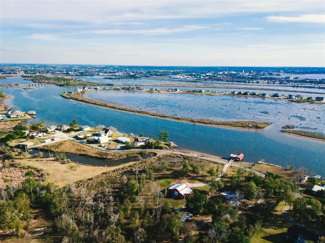 2001 Green Forest Road, Westlake, LA 70669