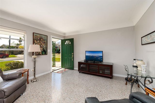 349 89TH AVENUE NE, St Petersburg, FL 33702