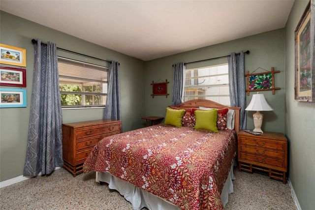 349 89TH AVENUE NE, St Petersburg, FL 33702