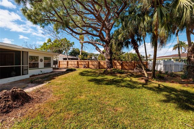 349 89TH AVENUE NE, St Petersburg, FL 33702