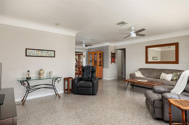 349 89TH AVENUE NE, St Petersburg, FL 33702