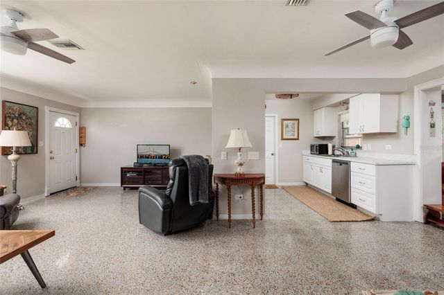 349 89TH AVENUE NE, St Petersburg, FL 33702