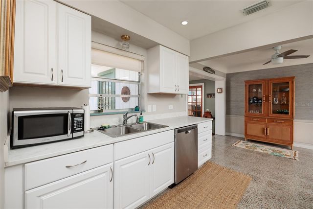 349 89TH AVENUE NE, St Petersburg, FL 33702