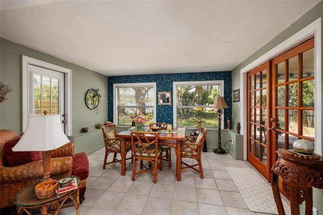 349 89TH AVENUE NE, St Petersburg, FL 33702