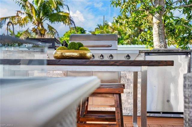 2505 SE 16th PL 1 & 2, Cape Coral, FL 33904
