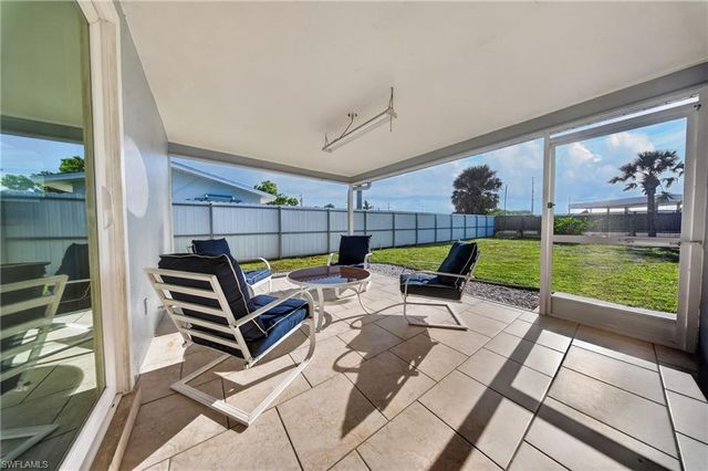 2505 SE 16th PL 1 & 2, Cape Coral, FL 33904