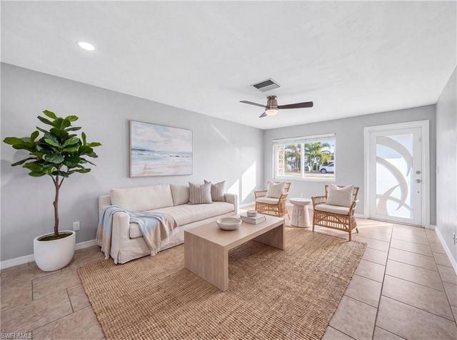 2505 SE 16th PL 1 & 2, Cape Coral, FL 33904