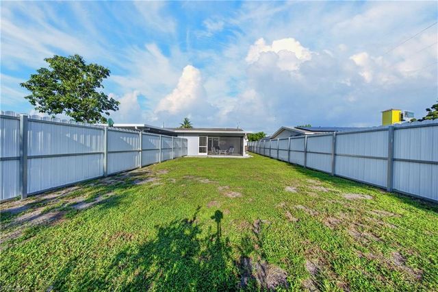 2505 SE 16th PL 1 & 2, Cape Coral, FL 33904
