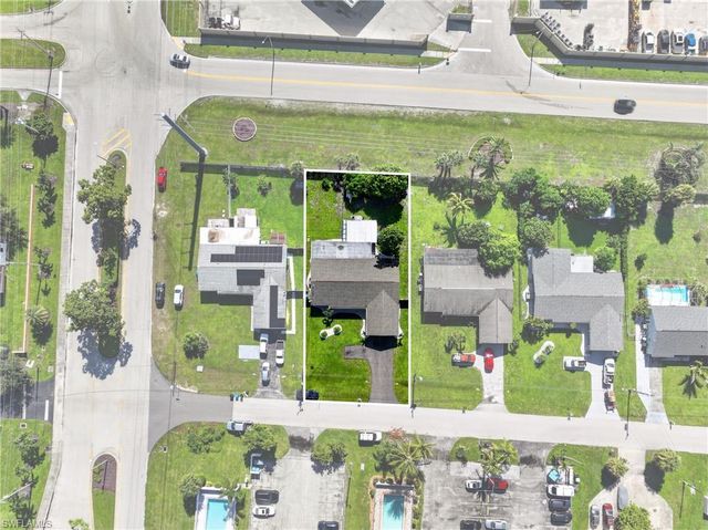 2505 SE 16th PL 1 & 2, Cape Coral, FL 33904