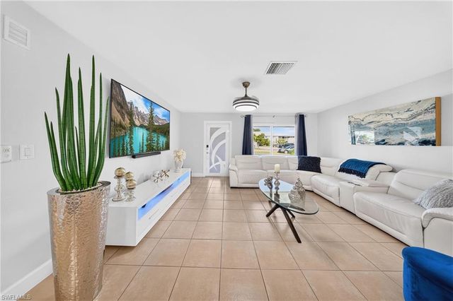 2505 SE 16th PL 1 & 2, Cape Coral, FL 33904