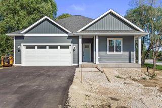 200 Penny LANE, West Bend, WI 53095