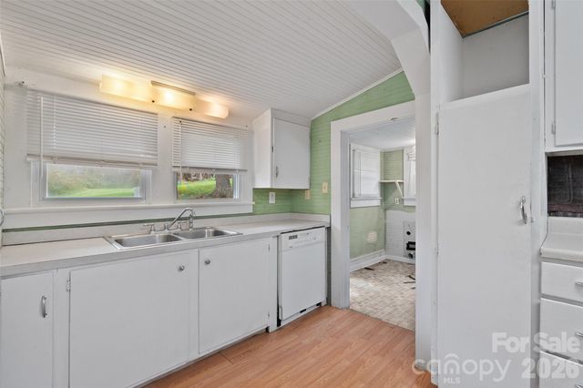 1906 & Tract 1 Ratcliff Cove Road, Waynesville, NC 28786