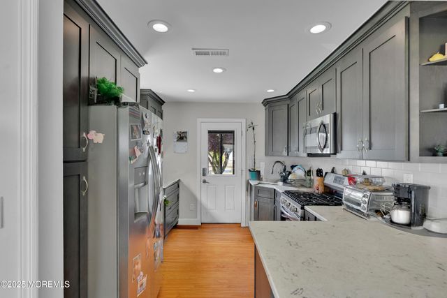 34 Belshaw Avenue, Shrewsbury Twp, NJ 07724