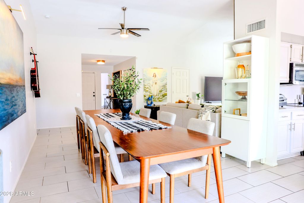Image 19 of property listing at 10130 W MEADOWBROOK Avenue, Phoenix, AZ 85037