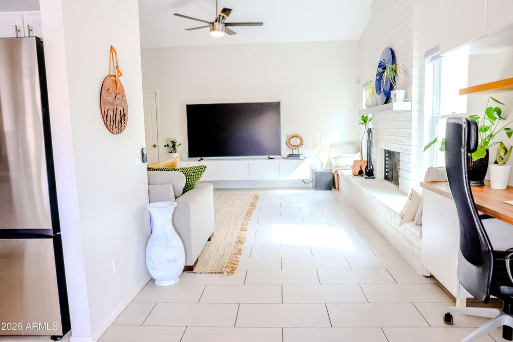 Image 21 of property listing at 10130 W MEADOWBROOK Avenue, Phoenix, AZ 85037