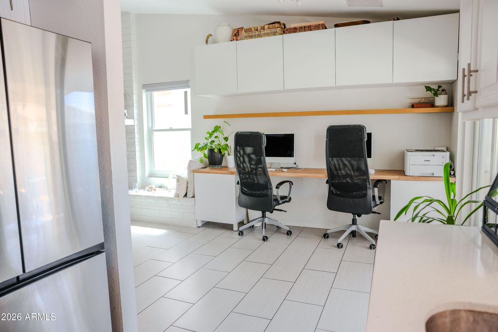 Image 28 of property listing at 10130 W MEADOWBROOK Avenue, Phoenix, AZ 85037