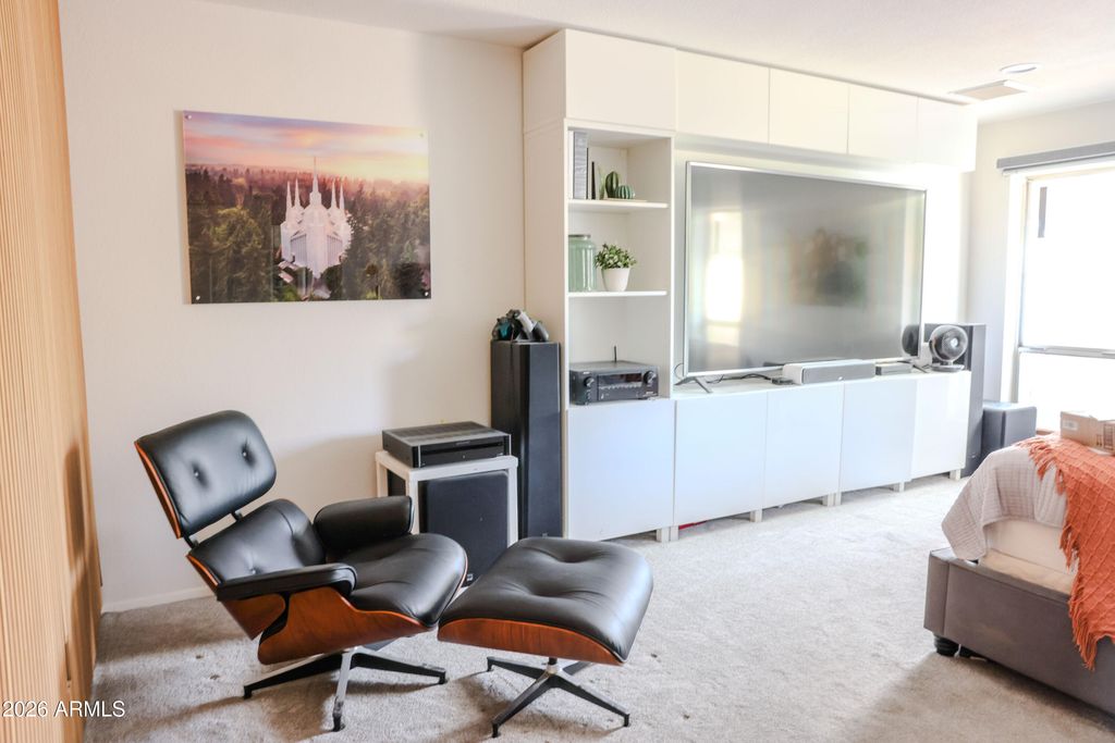 Image 32 of property listing at 10130 W MEADOWBROOK Avenue, Phoenix, AZ 85037