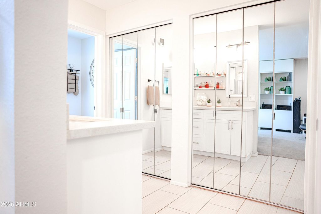 Image 36 of property listing at 10130 W MEADOWBROOK Avenue, Phoenix, AZ 85037