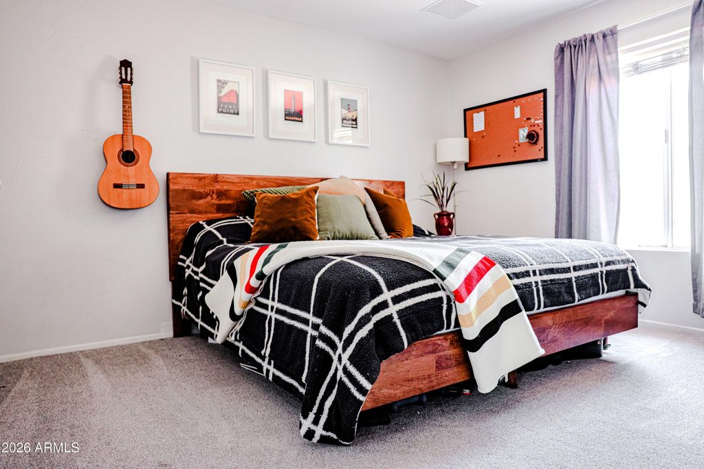 Image 37 of property listing at 10130 W MEADOWBROOK Avenue, Phoenix, AZ 85037